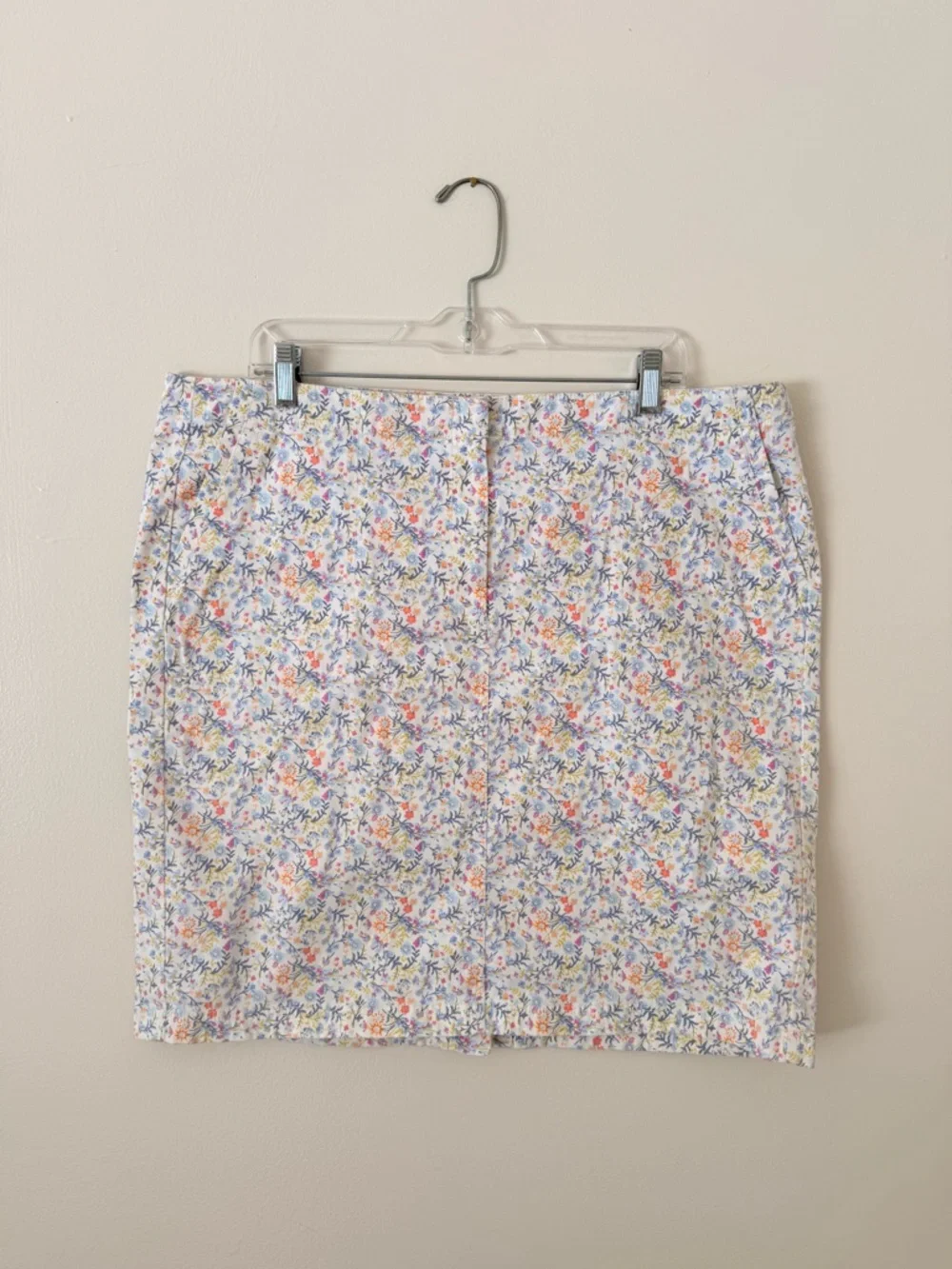 J. Jill Floral Print White Mini Skirt Size 18 Live-in Chino Spring Cotton Garden - Picture 1 of 10